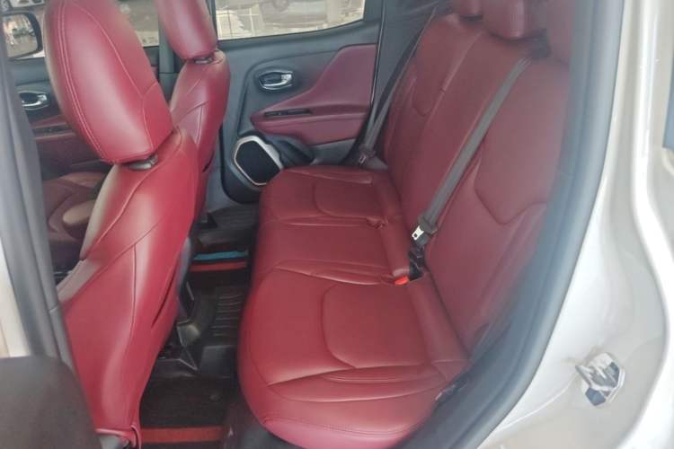 Used Jeep Renegade 2017 180T Automatic High-Energy Version Left Rear Seat