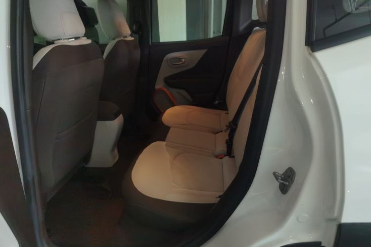 Used Jeep Renegade 2017 180TS Automatic Four-Wheel Drive Superior Edition Left Rear Seat