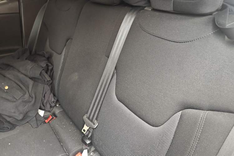 Used Jeep Renegade 2017 180T Automatic High-Energy Version Left Rear Seat