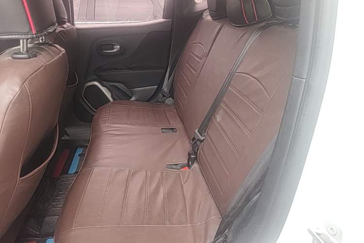 Used Jeep Renegade 2017 180T Automatic High-Energy Version Left Rear Seat