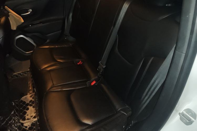 Used Jeep Renegade 2017 180T Automatic Jingneng Edition Left Rear Seat