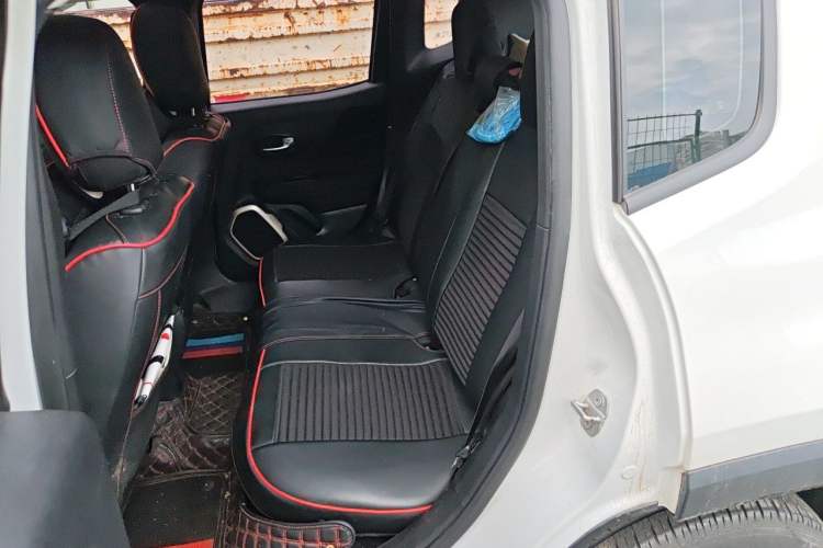 Used Jeep Renegade 2017 180T Automatic High-Energy Version Left Rear Seat