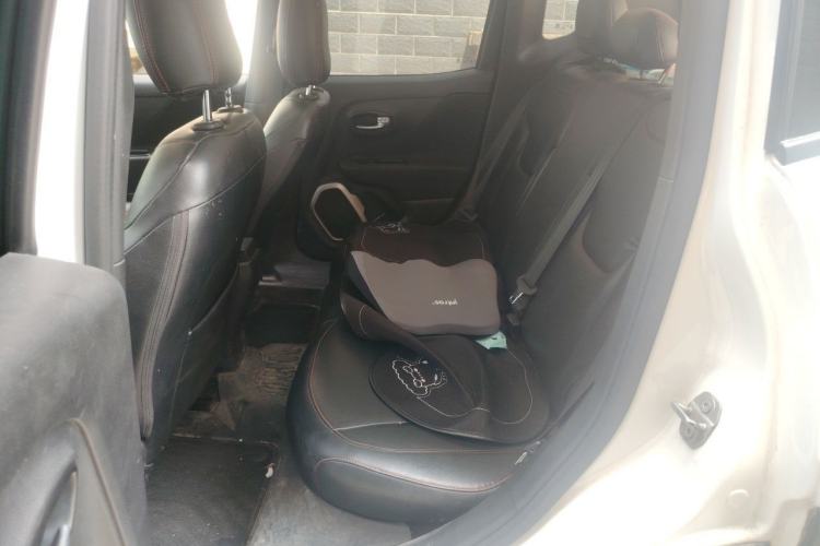 Used Jeep Renegade 2017 180T Automatic High-Energy Version Left Rear Seat