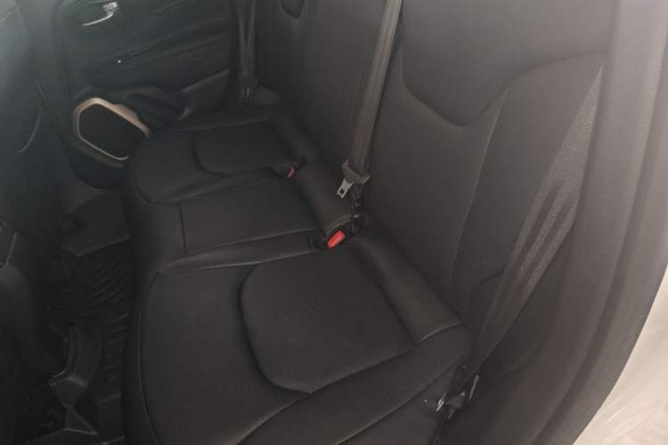 Used Jeep Renegade 2017 180T Automatic High-Energy Version Left Rear Seat