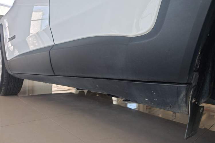 Used Jeep Renegade 2017 180T Automatic High-Energy Version Left Side Sill