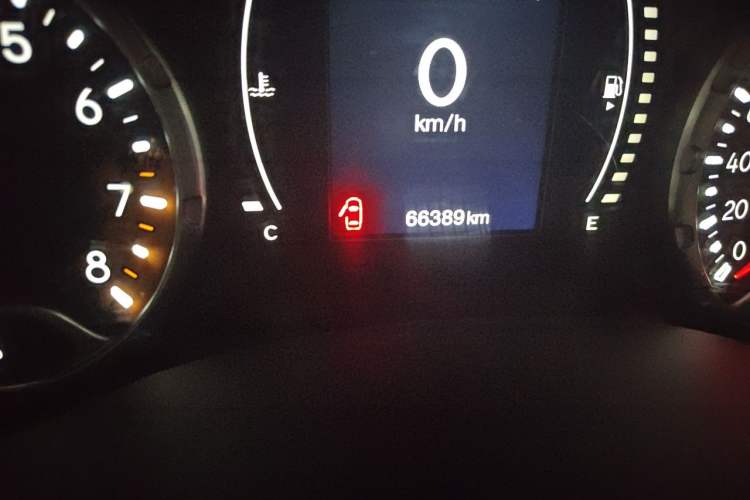 Used Jeep Renegade 2017 180T Automatic High-Energy Version Odometer Close Up