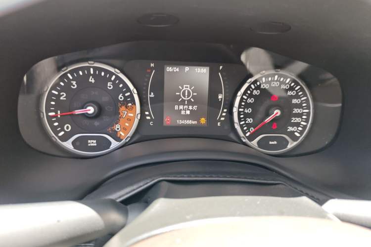 Used Jeep Renegade 2017 180T Automatic High-Energy Version Odometer Close Up