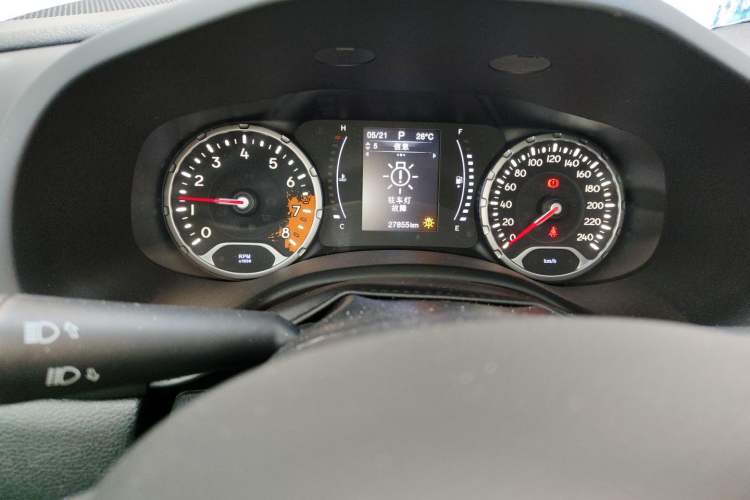 Used Jeep Renegade 2017 180T Automatic High-Energy Version Odometer Close Up