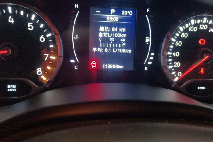 Used Jeep Renegade 2017 180T Automatic High-Energy Version Odometer Close Up