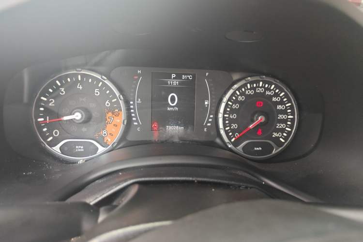 Used Jeep Renegade 2017 180T Automatic High-Energy Version Odometer Close Up