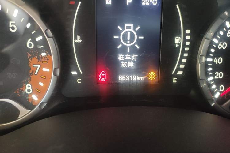 Used Jeep Renegade 2017 180T Automatic Jingneng Edition Odometer Close Up