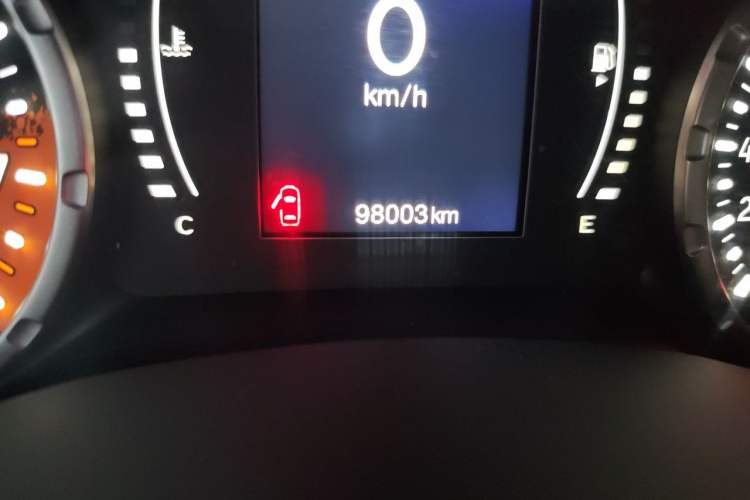 Used Jeep Renegade 2017 180TS Automatic Four-Wheel Drive Superior Edition Odometer Close Up