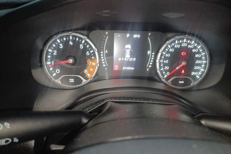 Used Jeep Renegade 2017 180T Automatic High-Energy Version Odometer Close Up