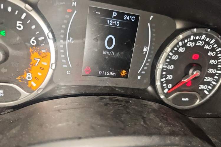 Used Jeep Renegade 2017 180T Automatic Jingneng Edition Odometer Close Up