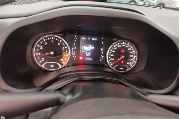 Used Jeep Renegade 2017 180T Automatic Kinetic Edition+ Odometer Close Up