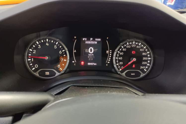 Used Jeep Renegade 2017 180T Automatic High-Energy Version Odometer Close Up