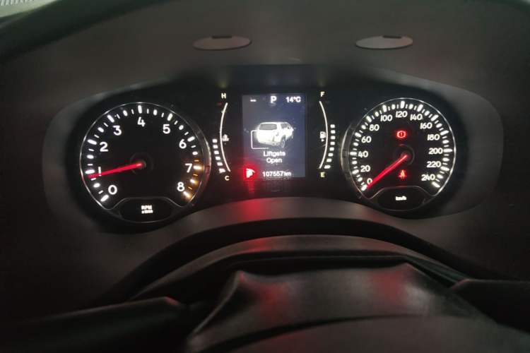 Used Jeep Renegade 2017 180TS Automatic Four-Wheel Drive Superior Edition Odometer Close Up