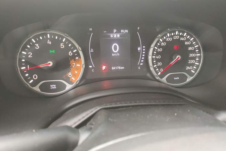 Used Jeep Renegade 2017 180T Automatic Jingneng Edition Odometer Close Up