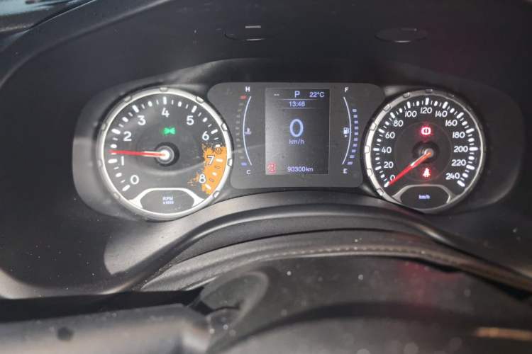 Used Jeep Renegade 2017 180T Automatic Jingneng Edition Odometer Close Up
