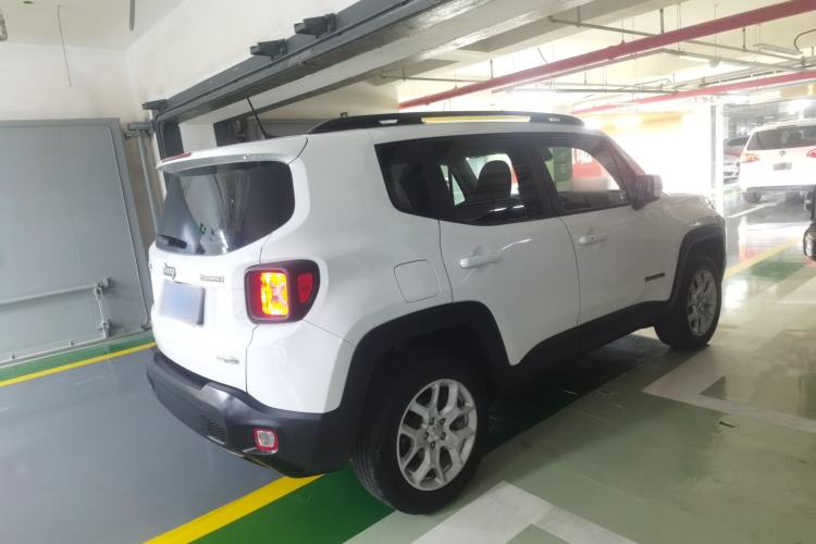 Used Jeep Renegade 2017 180TS Automatic Four-Wheel Drive Superior Edition Rear Right 45 Deg