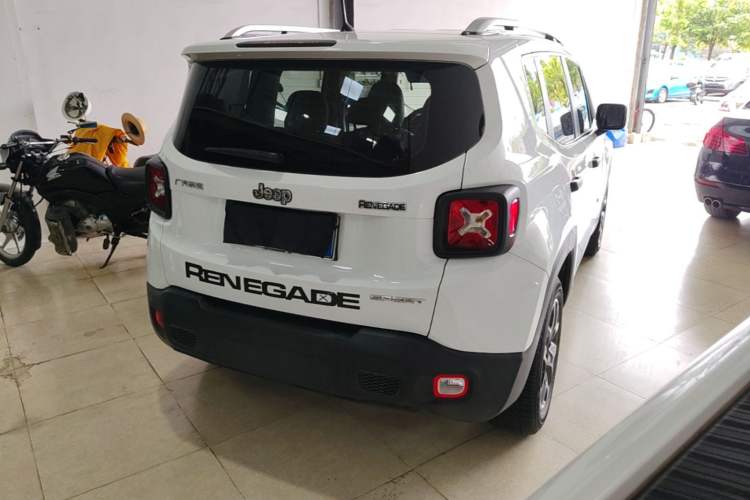 Used Jeep Renegade 2017 180T Automatic Kinetic Edition+ Rear Right 45 Deg