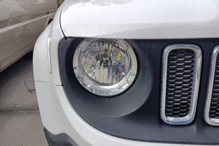 Used Jeep Renegade 2017 180T Automatic High-Energy Version Right Front Headlight