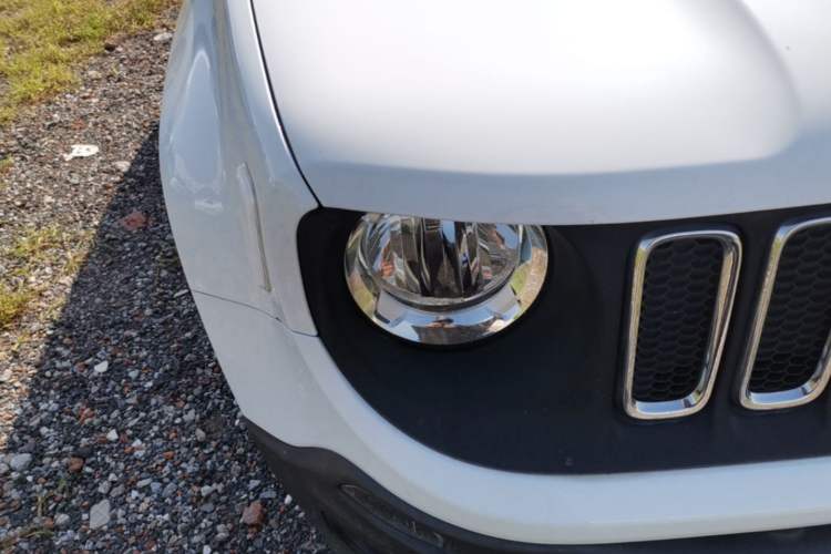 Used Jeep Renegade 2017 180T Automatic Kinetic Edition+ Right Front Headlight