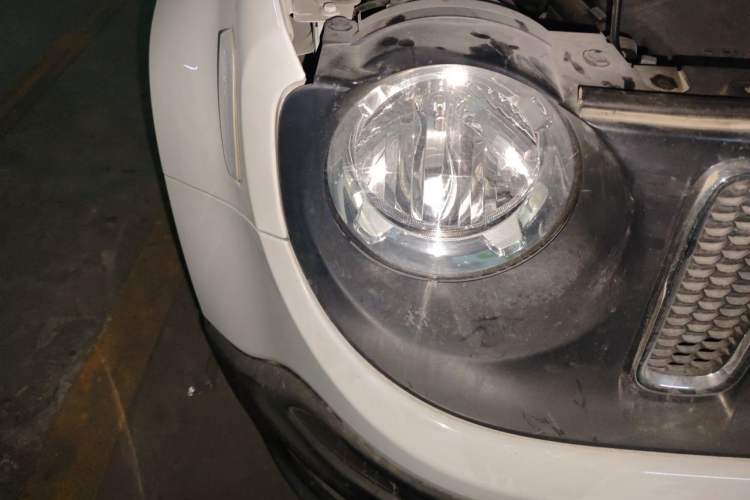 Used Jeep Renegade 2017 180T Automatic Kinetic Edition+ Right Front Headlight