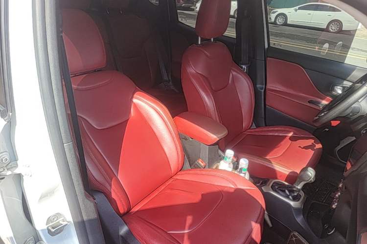 Used Jeep Renegade 2017 180T Automatic Kinetic Edition+ Right Front Seat