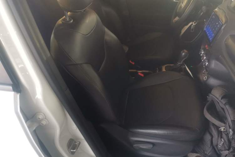 Used Jeep Renegade 2017 180T Automatic Kinetic Edition+ Right Front Seat