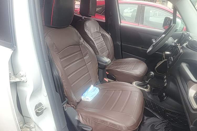 Used Jeep Renegade 2017 180T Automatic High-Energy Version Right Front Seat