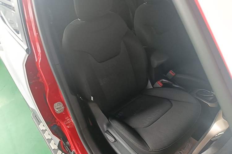 Used Jeep Renegade 2017 180T Automatic High-Energy Version Right Front Seat