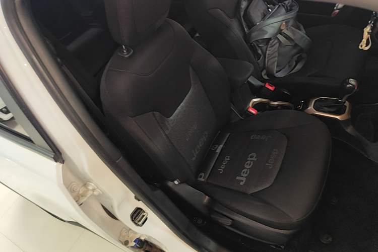 Used Jeep Renegade 2017 180T Automatic Kinetic Edition+ Right Front Seat