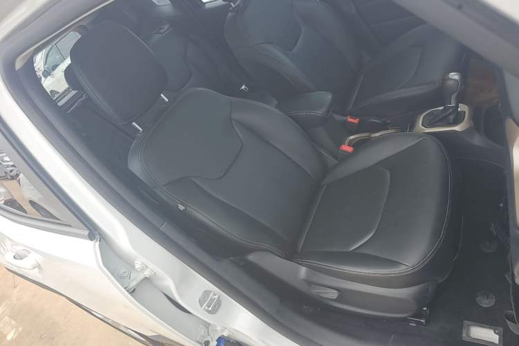 Used Jeep Renegade 2017 180T Automatic Jingneng Edition Right Front Seat