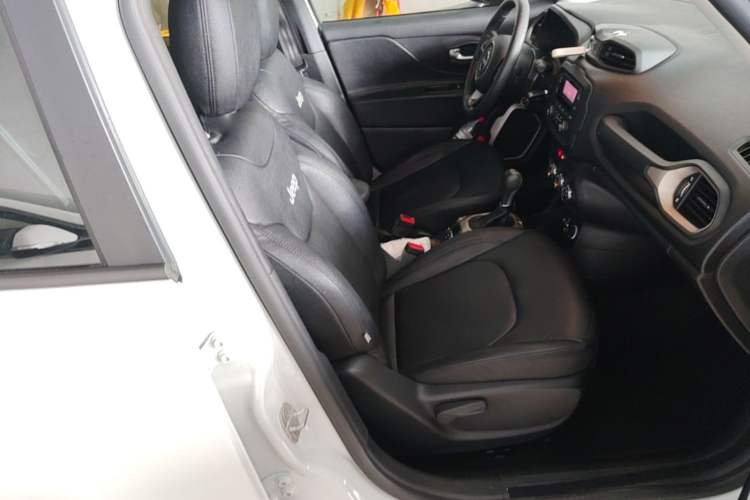 Used Jeep Renegade 2017 180T Automatic Kinetic Edition+ Right Front Seat