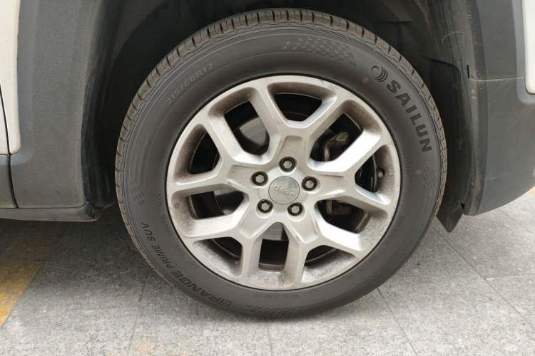 Used Jeep Renegade 2017 180T Automatic High-Energy Version Right Front Wheel Hub