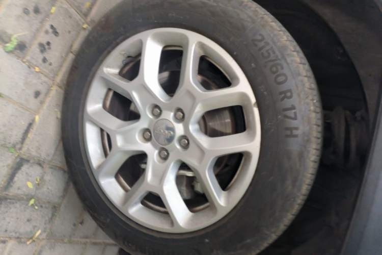 Used Jeep Renegade 2017 180T Automatic Jingneng Edition Right Front Wheel Hub