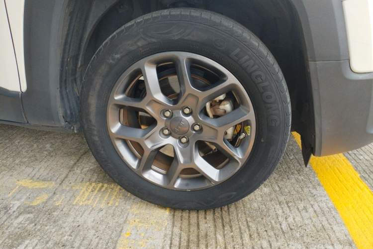Used Jeep Renegade 2017 180T Automatic Kinetic Edition+ Right Front Wheel Hub