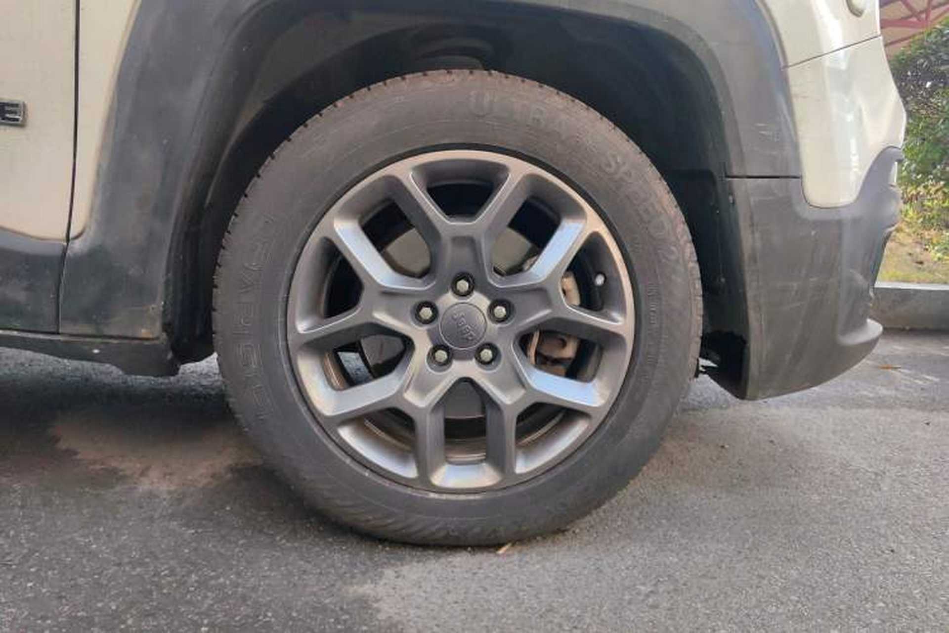 Used Jeep Renegade 2017 180T Automatic Kinetic Edition+ Right Front Wheel Hub