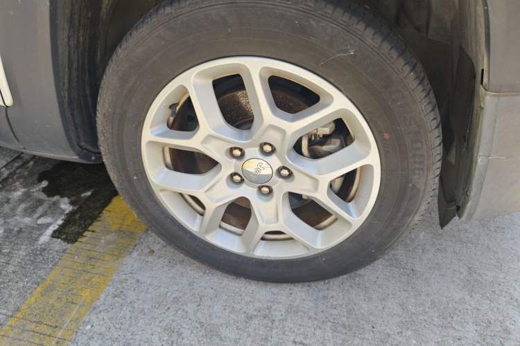 Used Jeep Renegade 2017 180T Automatic Jingneng Edition Right Front Wheel Hub