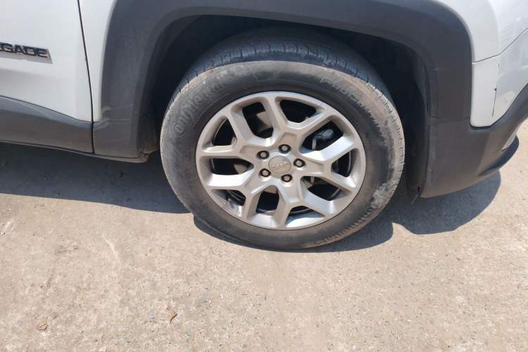Used Jeep Renegade 2017 180T Automatic Jingneng Edition Right Front Wheel Hub