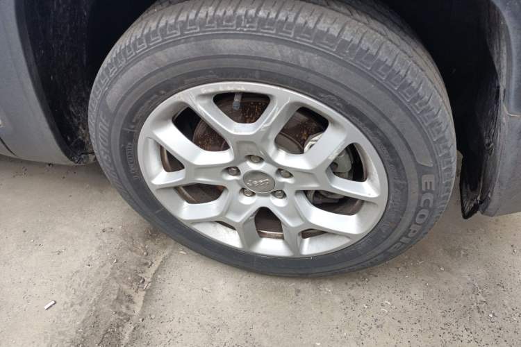 Used Jeep Renegade 2017 180T Automatic High-Energy Version Right Front Wheel Hub
