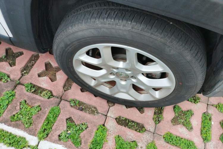 Used Jeep Renegade 2017 180T Automatic Jingneng Edition Right Front Wheel Hub