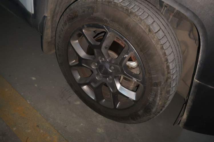 Used Jeep Renegade 2017 180T Automatic Kinetic Edition+ Right Front Wheel Hub