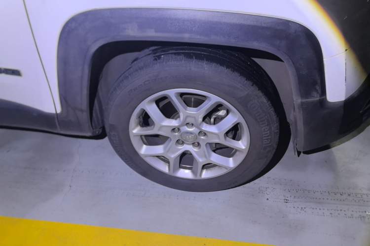 Used Jeep Renegade 2017 180T Automatic Jingneng Edition Right Front Wheel Hub