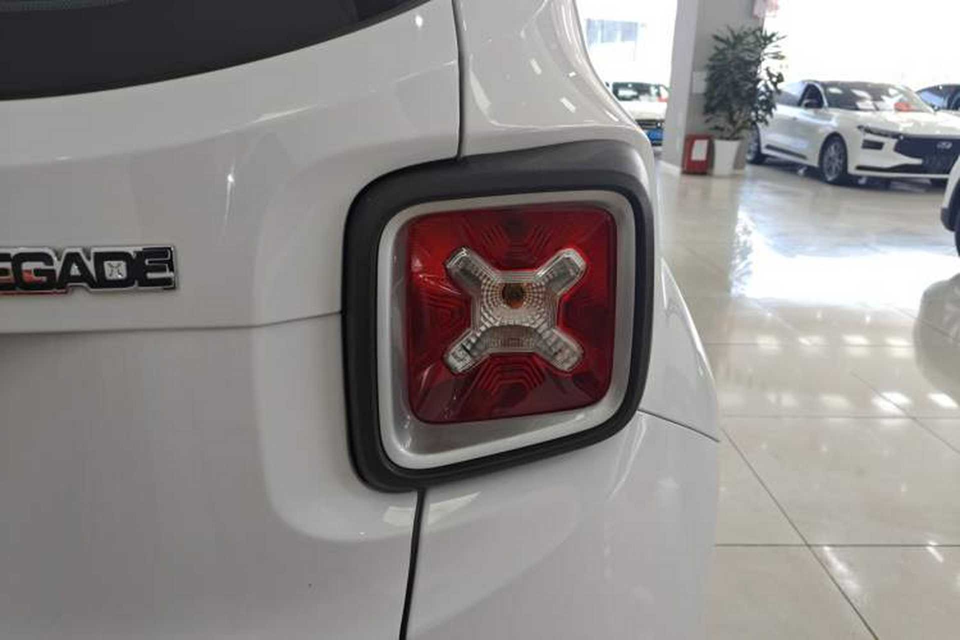 Used Jeep Renegade 2017 180TS Automatic All-Wheel Drive Versatile Edition Right Rear Taillight