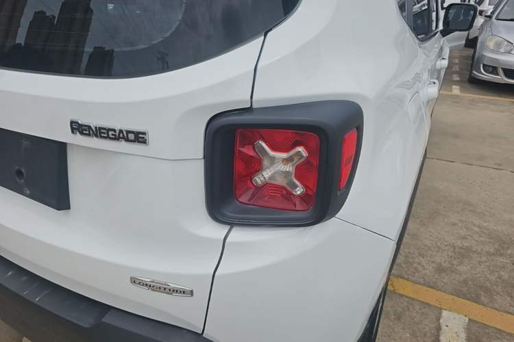 Used Jeep Renegade 2017 180T Automatic Jingneng Edition Right Rear Taillight