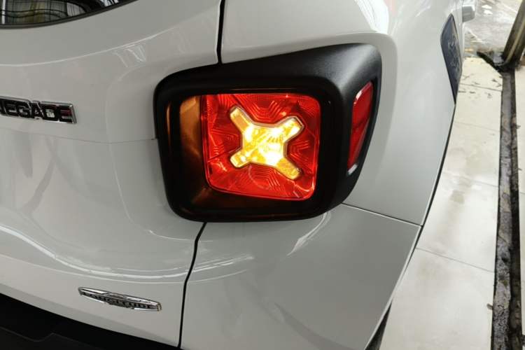 Used Jeep Renegade 2017 180T Automatic Jingneng Edition Right Rear Taillight