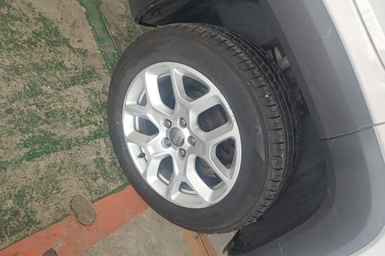 Used Jeep Renegade 2017 180T Automatic Jingneng Edition Right Rear Wheel Hub