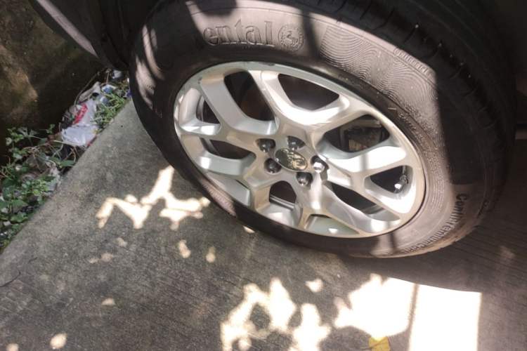 Used Jeep Renegade 2017 180T Automatic Jingneng Edition Right Rear Wheel Hub